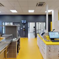 Salle de soin et laboratoire d'analyses